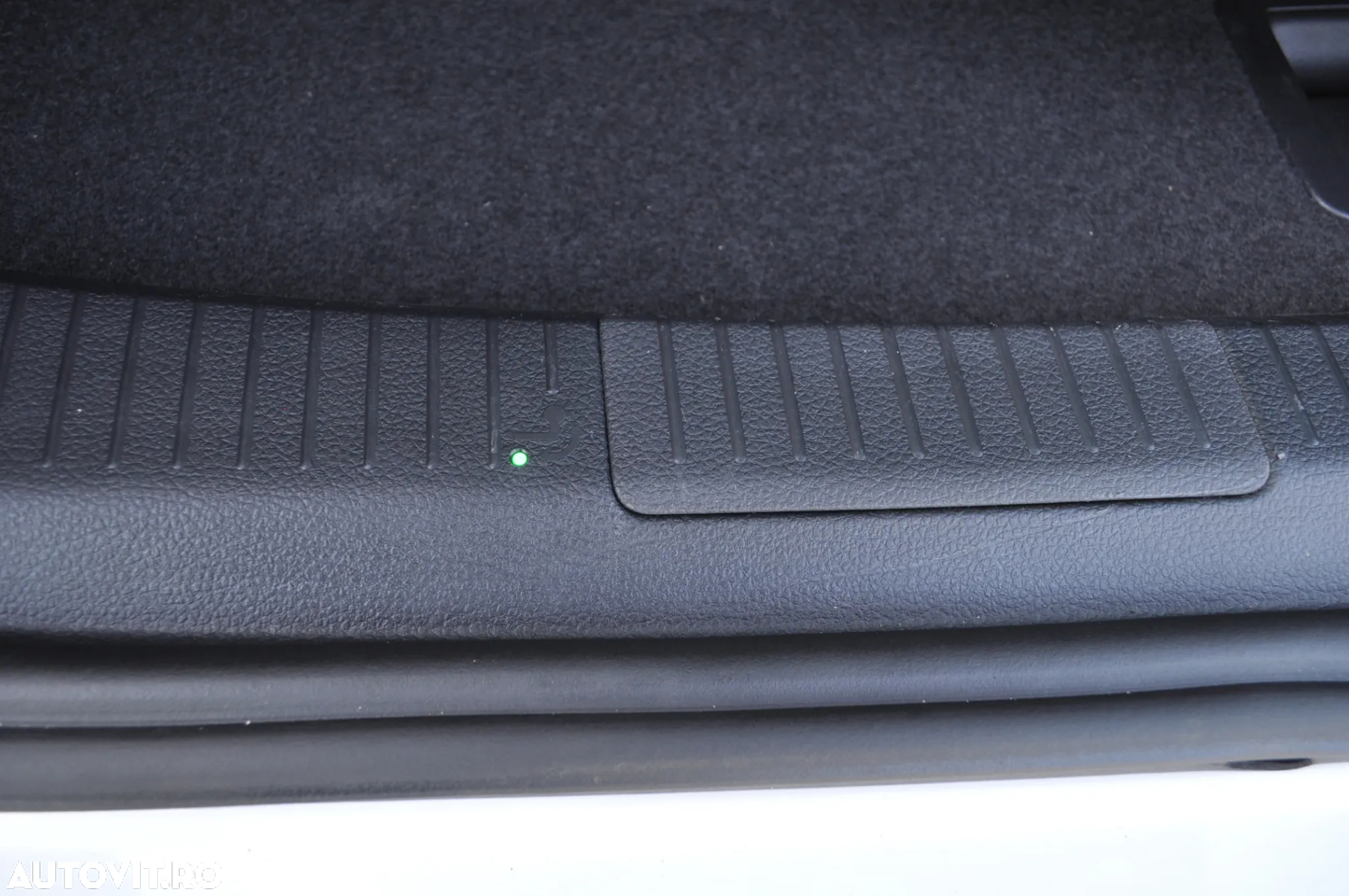 Volkswagen Golf 2.0 TDI DSG R-Line - 34