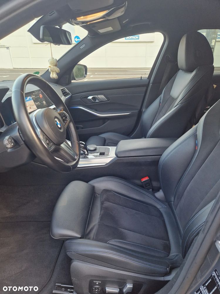 BMW Seria 3 330i xDrive M Sport sport - 23