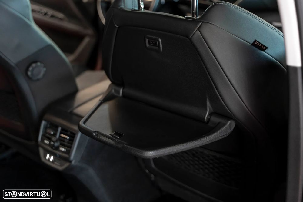 Peugeot 5008 1.5 BlueHDi Allure Pack EAT8 - 31