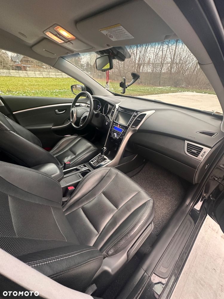 Hyundai i30 1.6 CRDi Automatik Style - 10