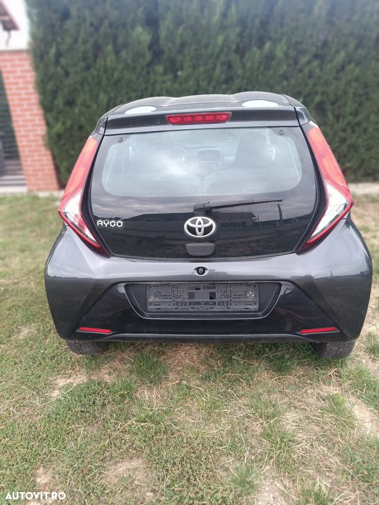 Toyota Aygo x-play connect - 6
