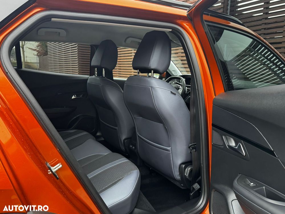 Peugeot 2008 PureTech 130 EAT8 Allure - 17