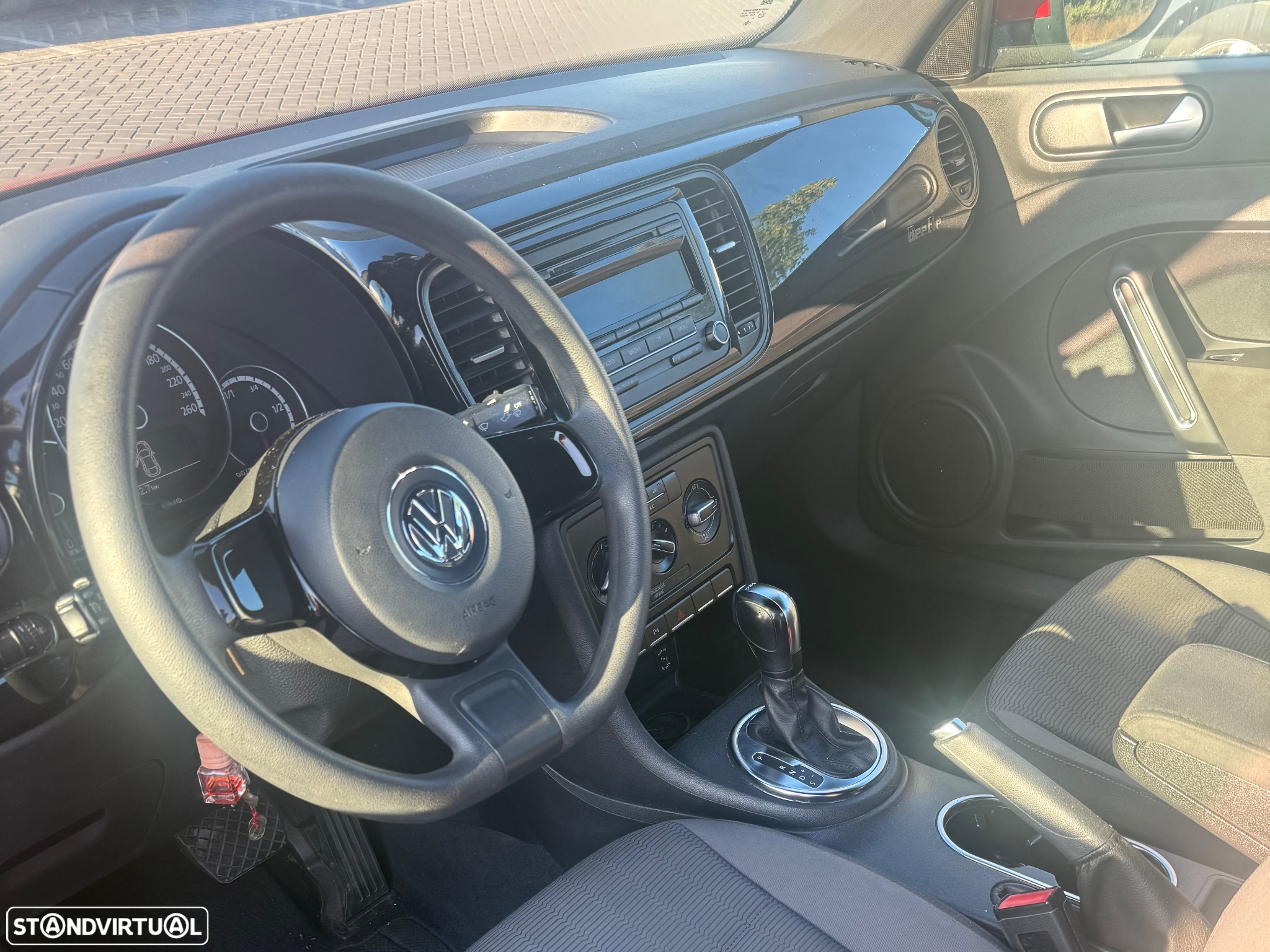 VW New Beetle 1.6 TDi Design DSG - 17