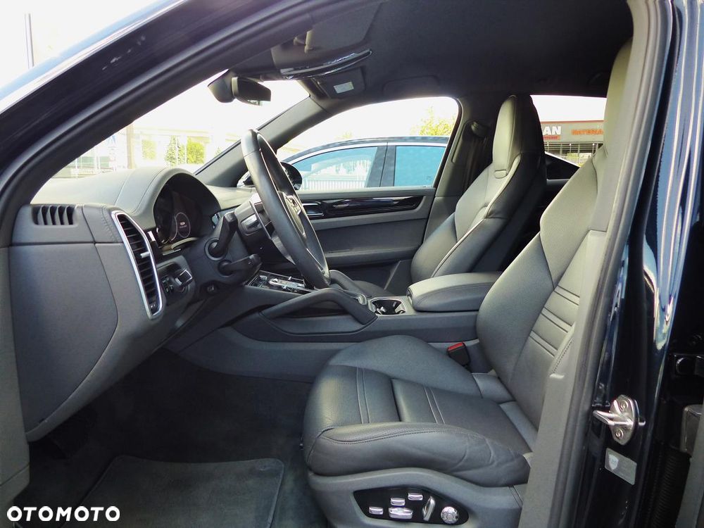 Porsche Cayenne Platinum Edition - 14