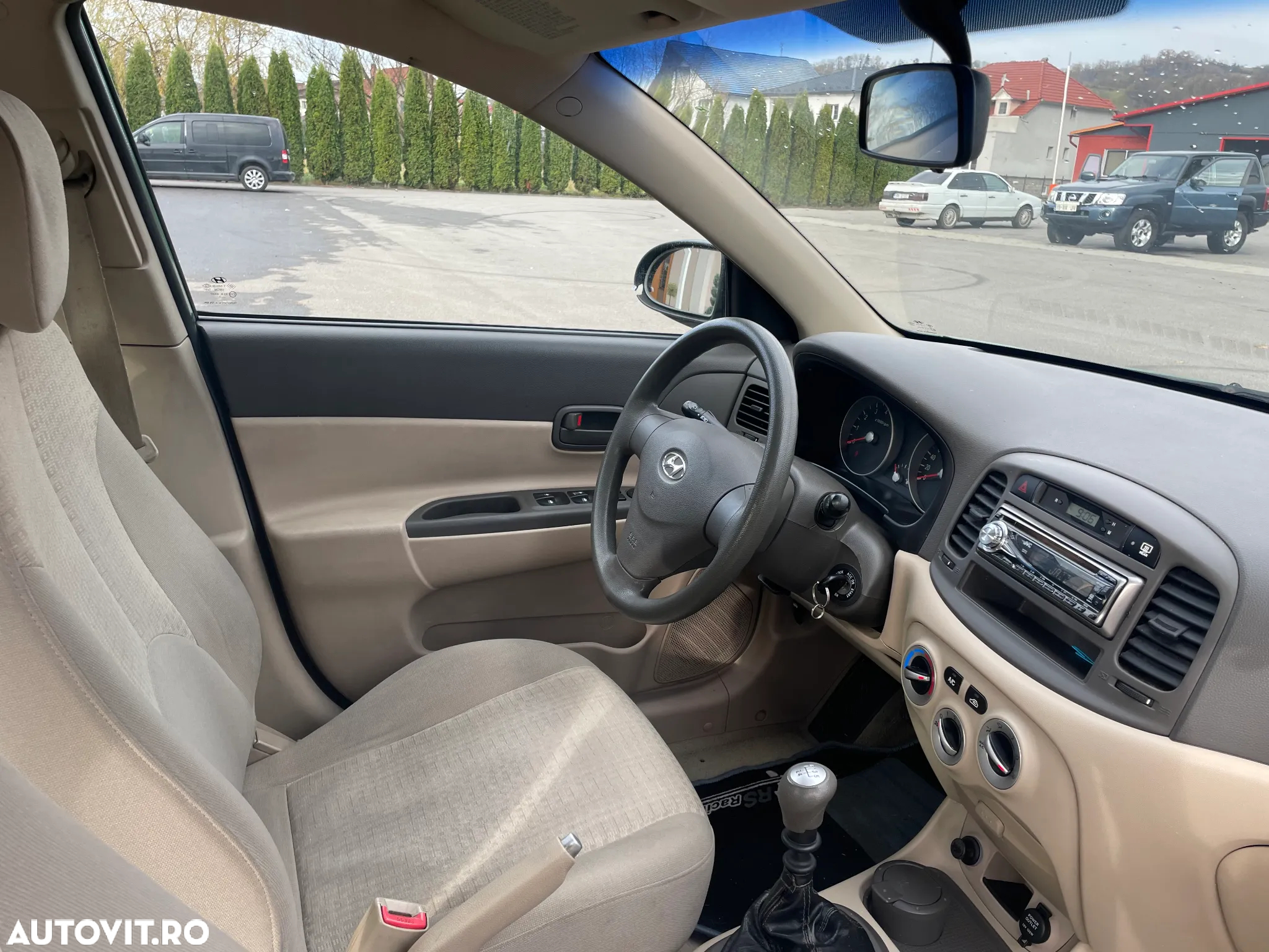 Hyundai Accent MC 1.4 DOHC GL STD - 17
