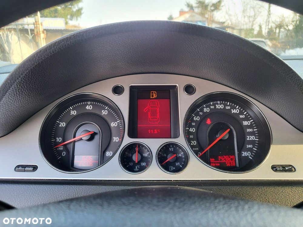 Volkswagen Passat - 27