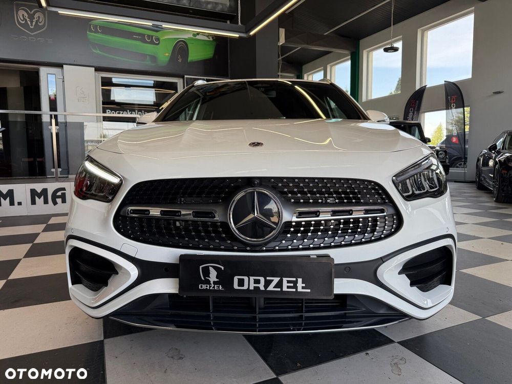 Mercedes-Benz GLA - 2