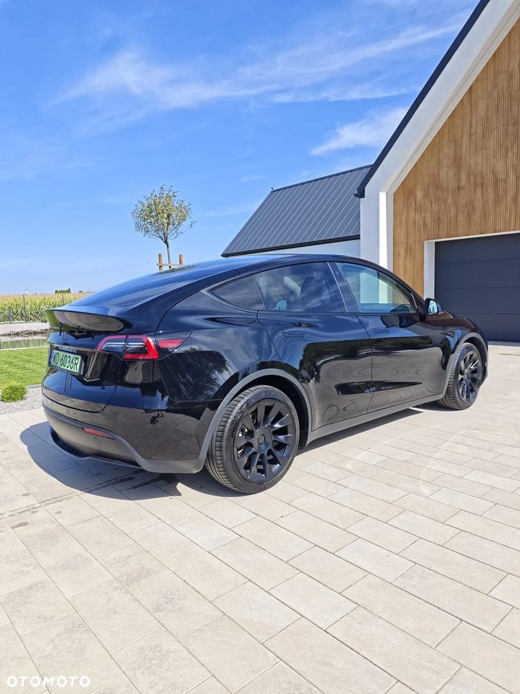Tesla Model Y Long Range AWD - 5