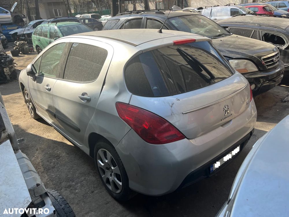 Dezmembrez Peugeot 308 hatchback 2012 1,6HDI facelift gri argintiu - 5