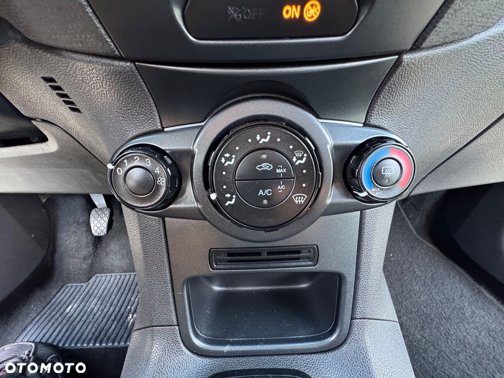 Ford Fiesta - 16