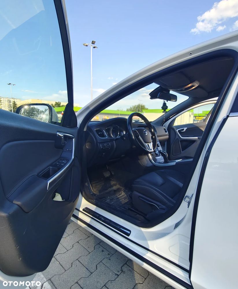 Volvo S60 D5 AWD Momentum - 10