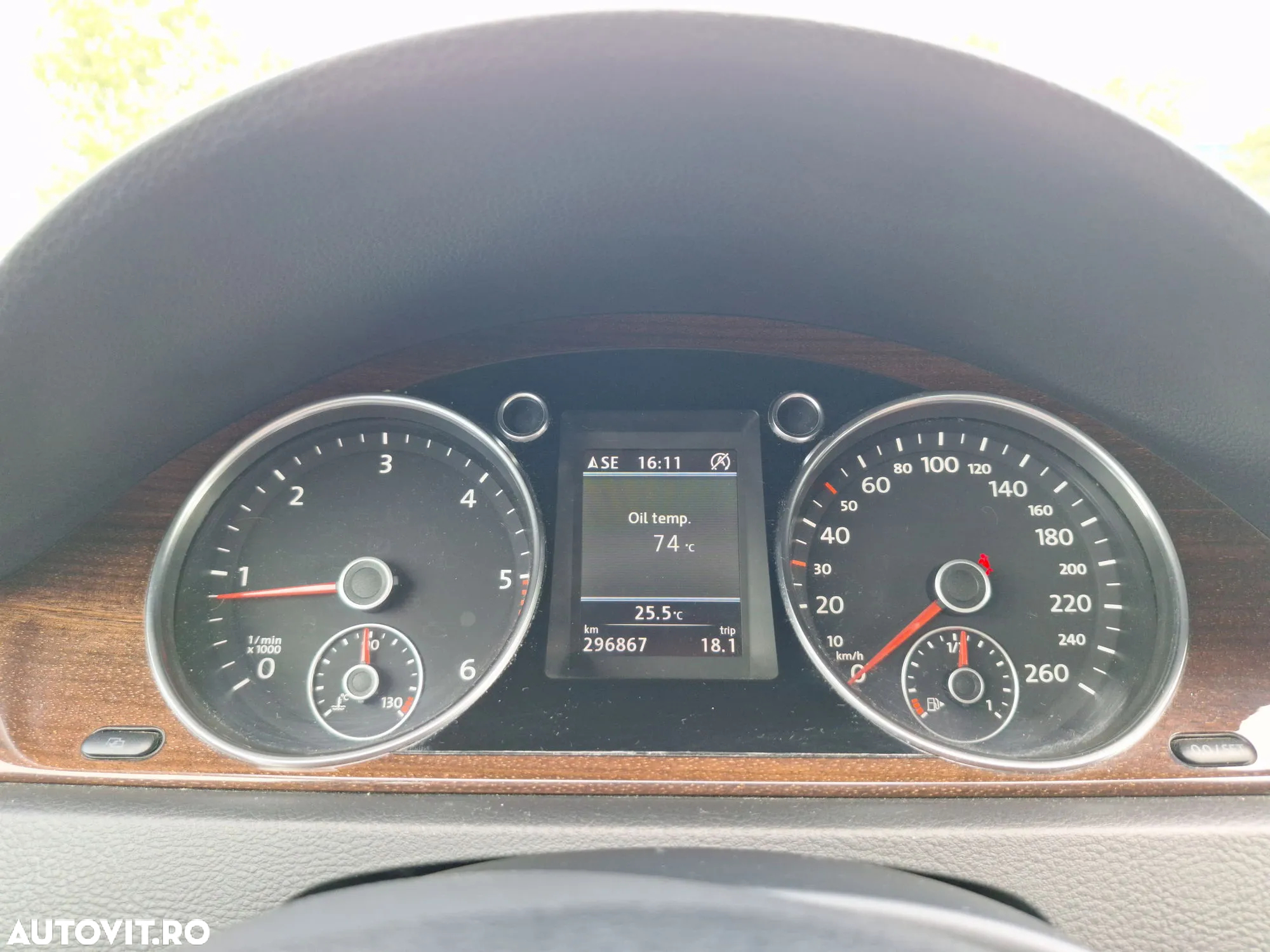 Volkswagen Passat - 13