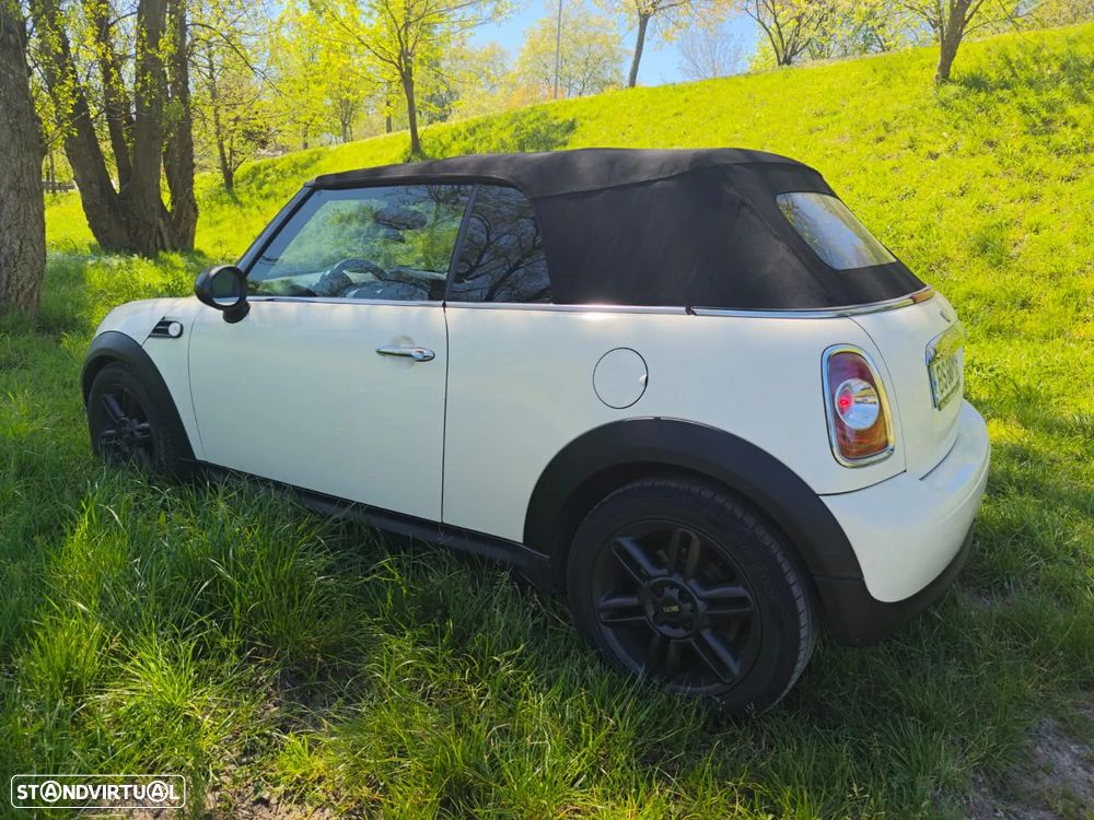 MINI Cabrio Cooper D - 12