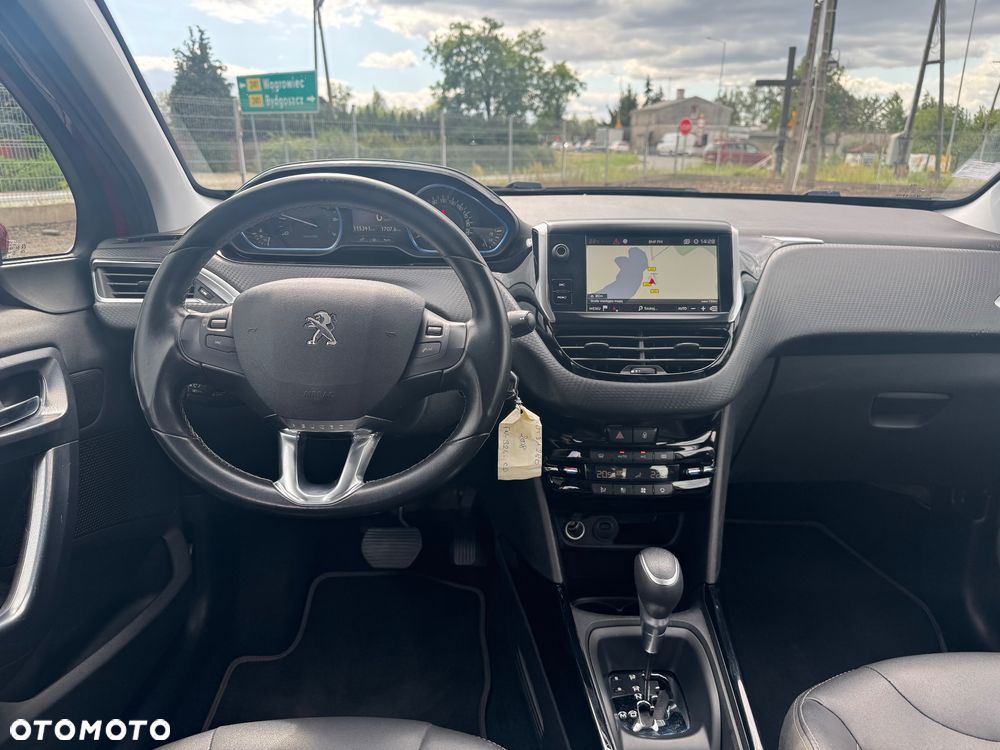 Peugeot 2008 1.2 Pure Tech GPF Allure S&S EAT6 - 12