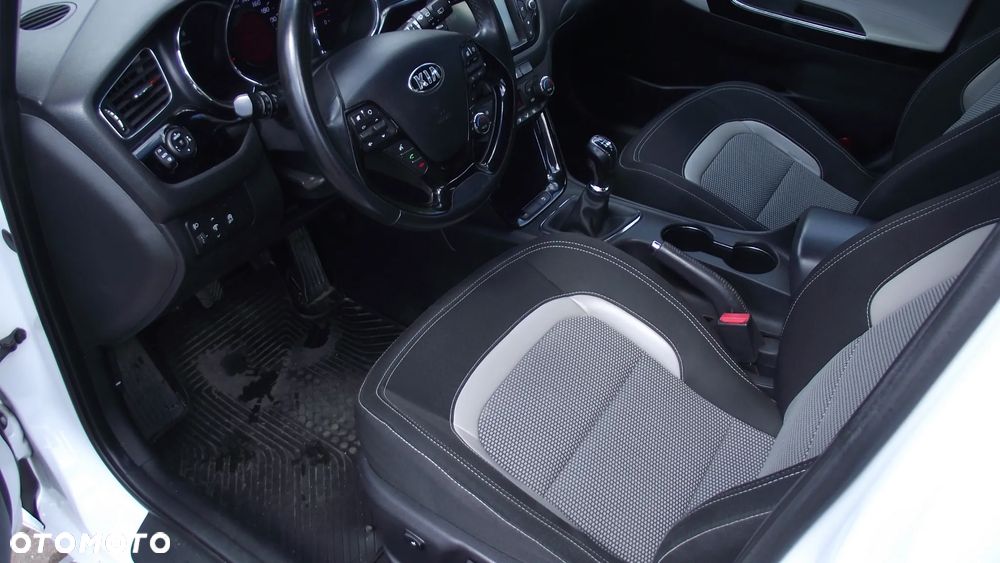 Kia Ceed 1.6 GDI Platinum Edition - 16