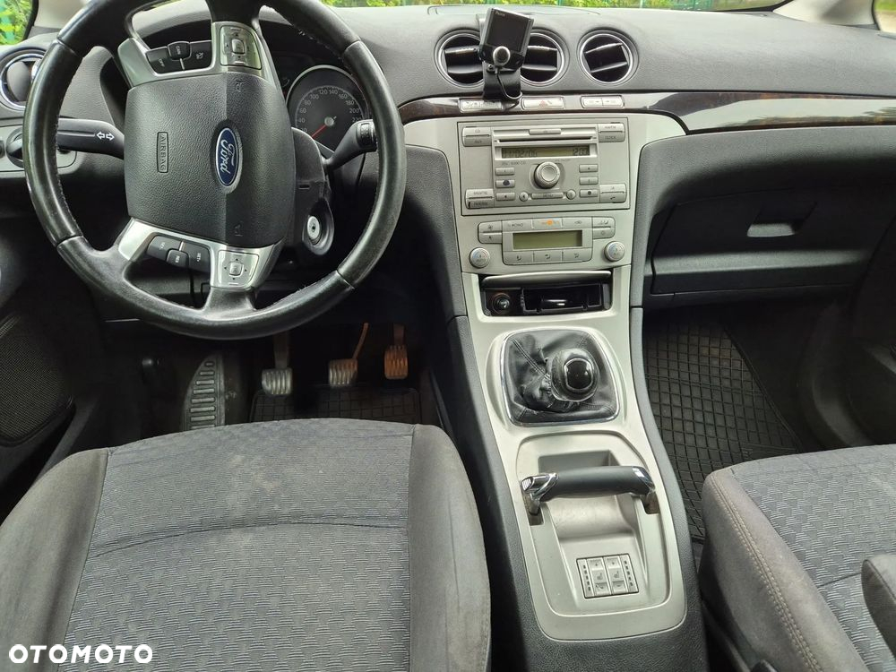 Ford Galaxy 2.0 TDCi Ghia - 11