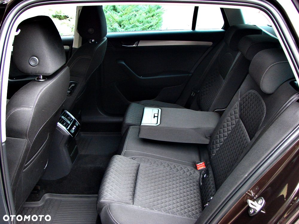 Skoda Superb 2.0 TDI DSG Style - 6