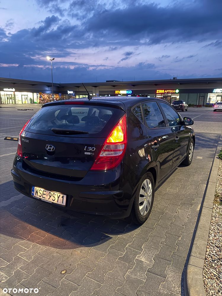 Hyundai i30 1.4 Base + - 8