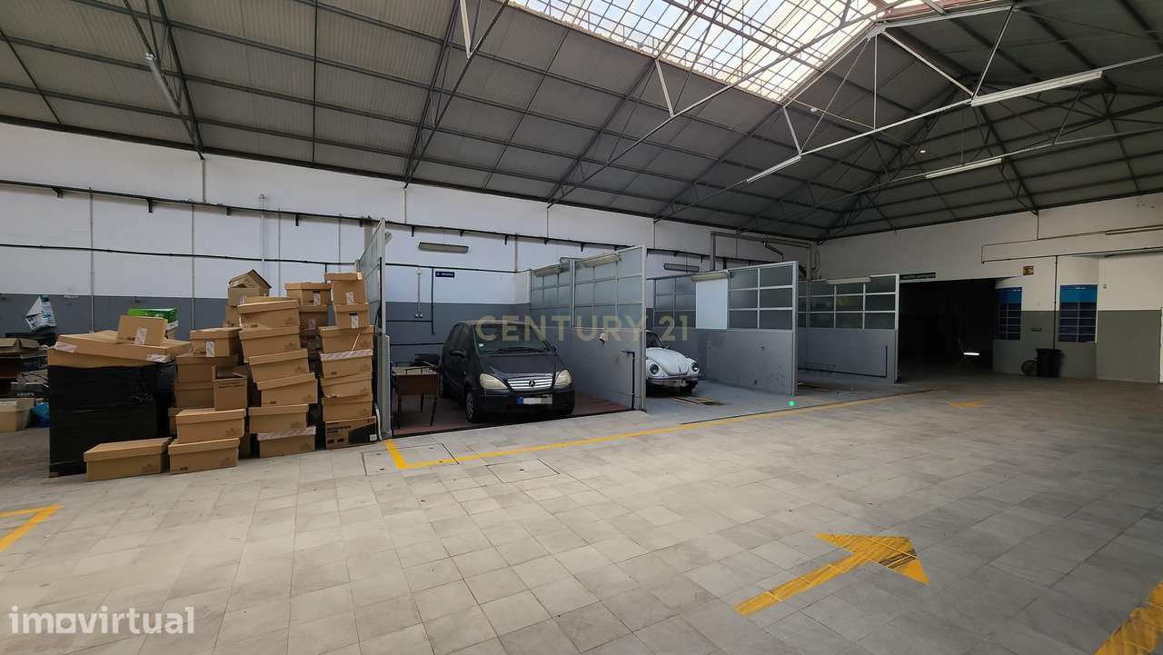 Espaço comercial com 630 m2 em Loures - Grande imagem: 5/10