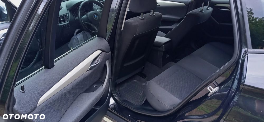 BMW X1 sDrive18i xLine - 27