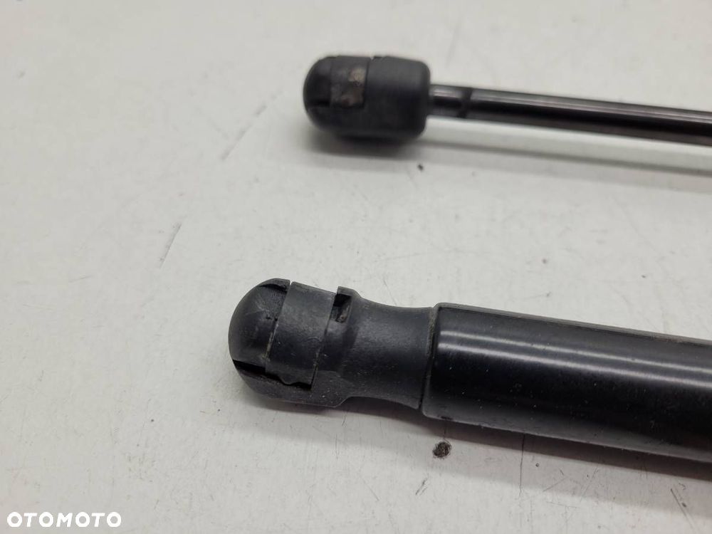 SIŁOWNIKI KLAPY KOMPLET LEWY PRAWY A6 C7 KOMBI 2018 - 3