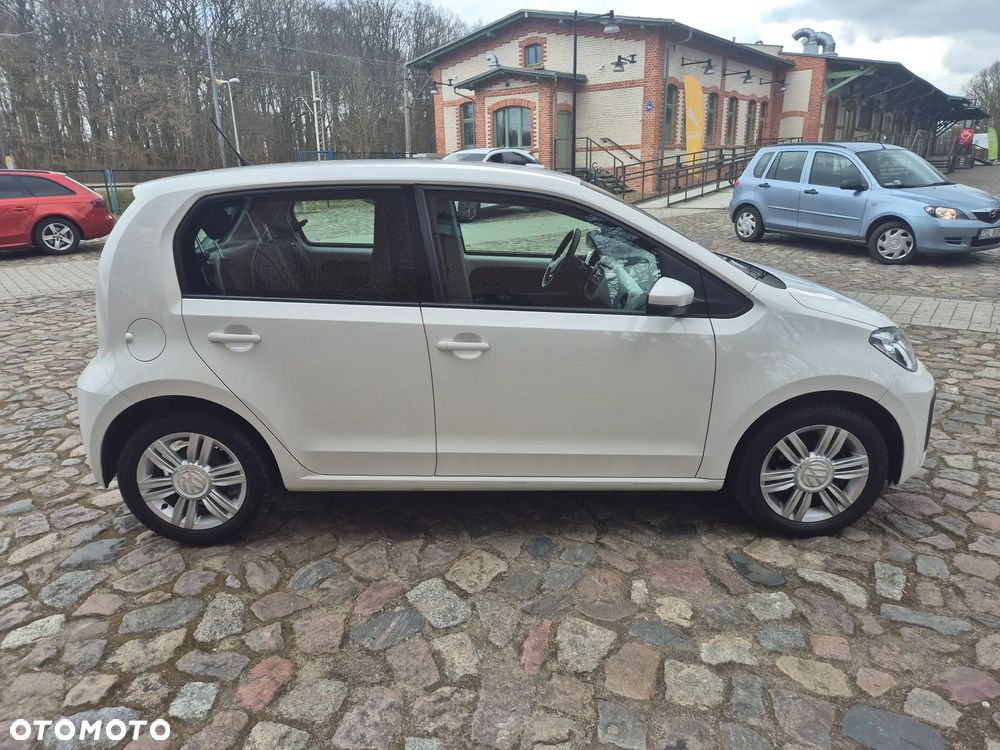 Volkswagen up! (BlueMotion Technology) move - 10