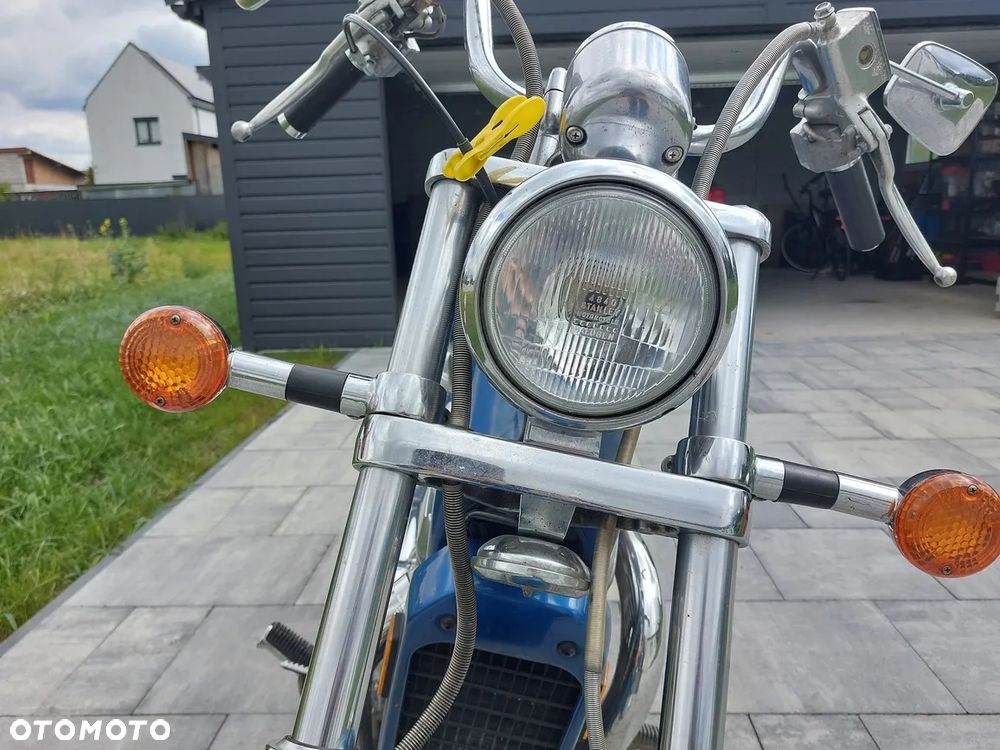 Suzuki Intruder - 5