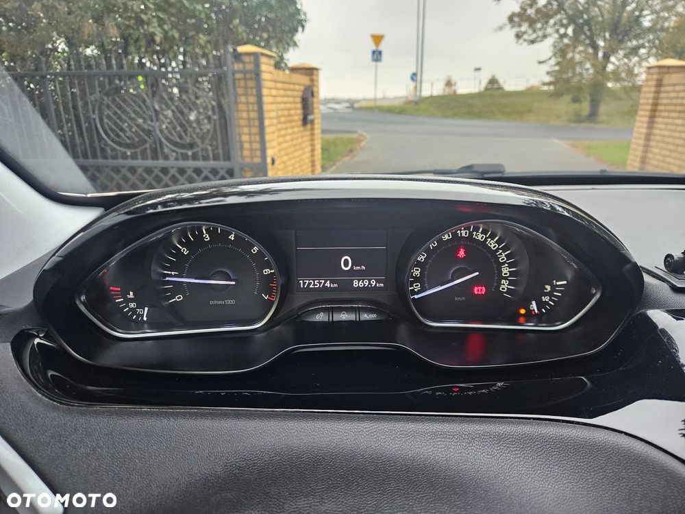 Peugeot 208 95 VTI Allure - 29