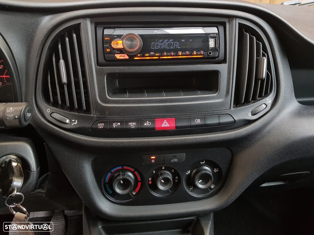 Fiat Doblo 3 Lugares - 43