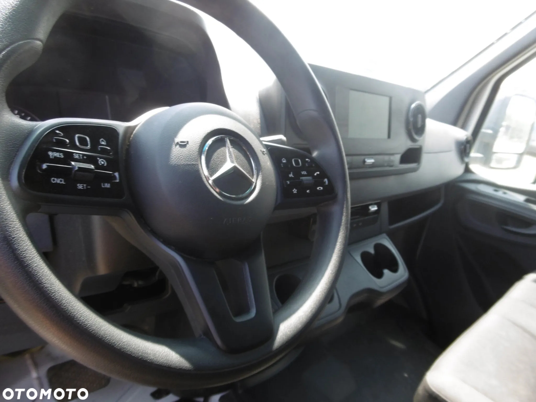Mercedes-Benz Sprinter - 6