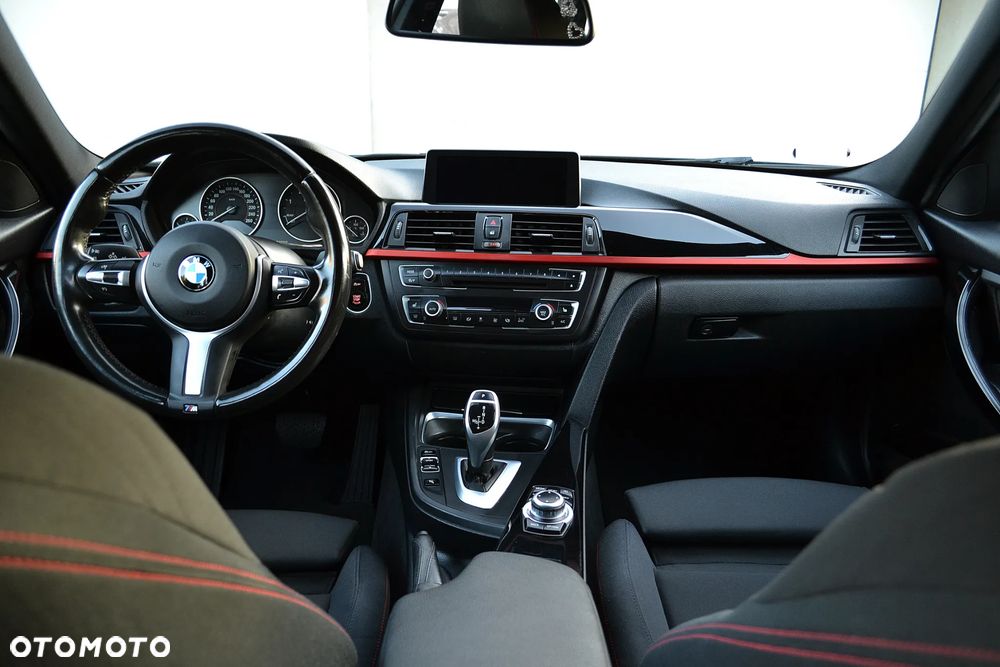 BMW Seria 3 320d DPF Edition Sport - 11