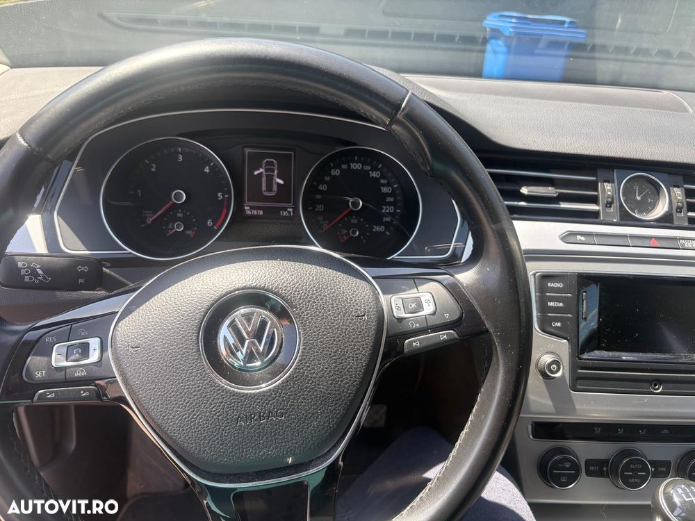 Volkswagen Passat 2.0 TDI (BlueMotion Technology) Comfortline - 25