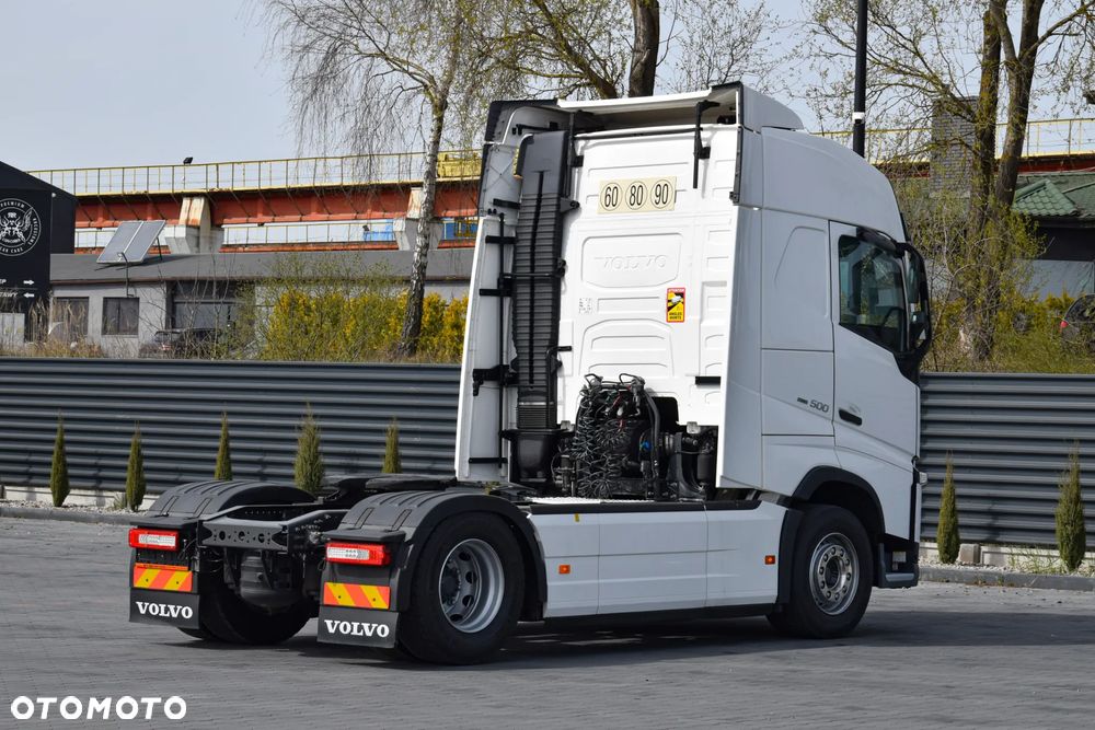 Volvo FH500 / EURO 6 / KLIMATYZACJA POSTOJOWA / ACC / LEDY / 2 ZBIORNIKI / FULL SPILERY / SERWISOWANY / SPROWADZONY - 5