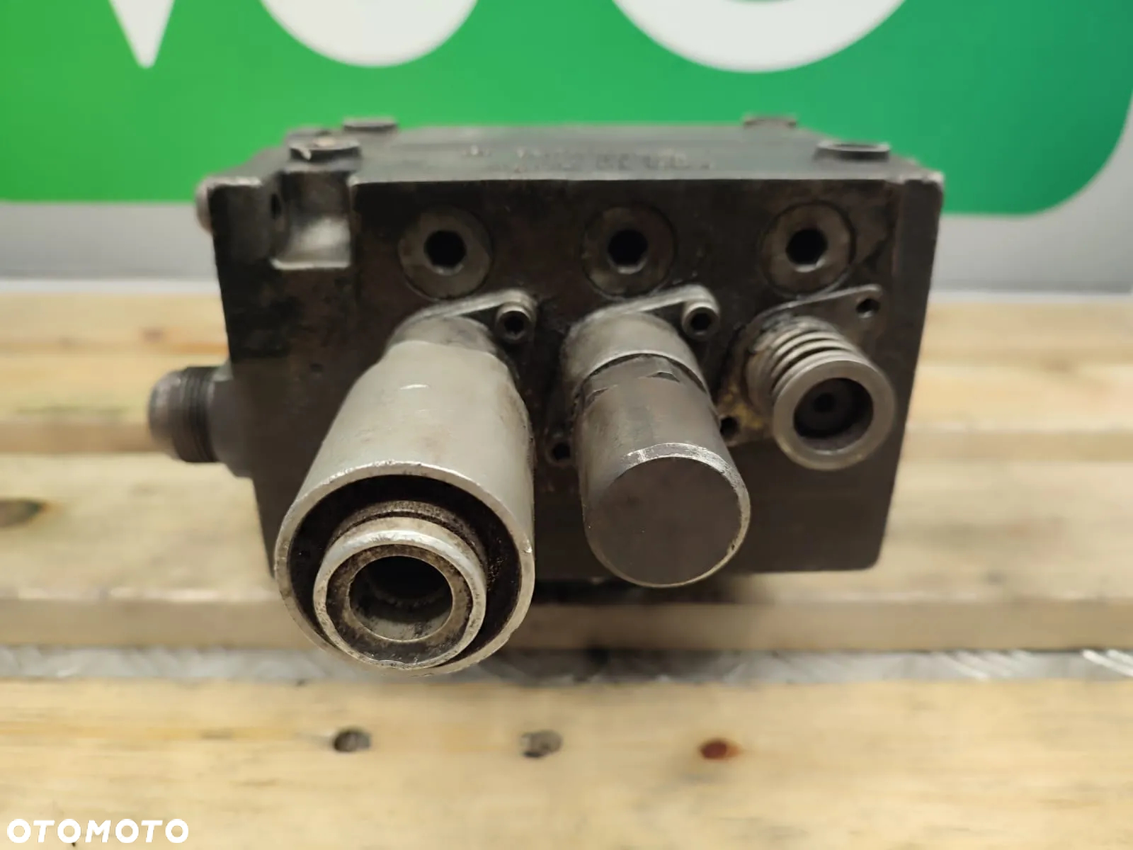 Rozdzielacz hydrauliczny 161B0003 FERMEC 860 - 11