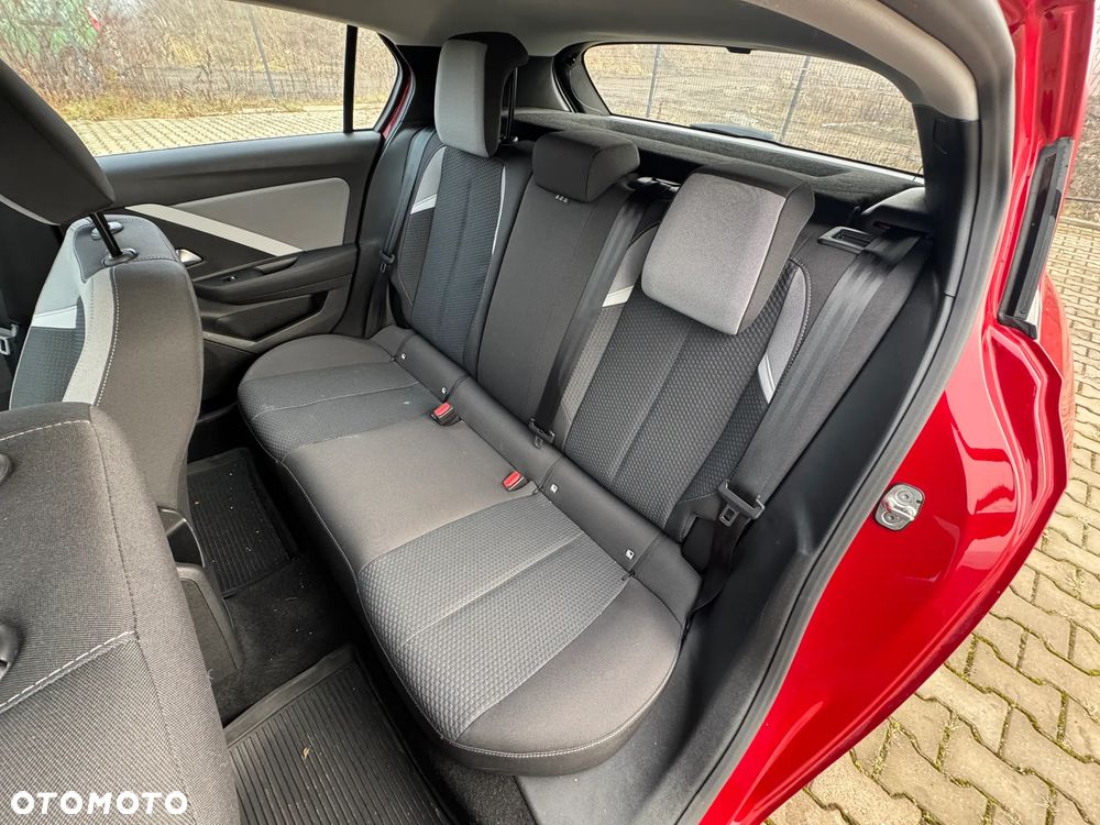 Opel Astra 1.2 T Edition S&S - 22
