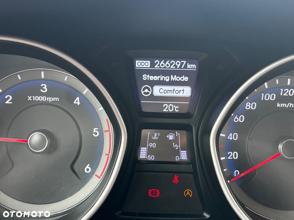 Hyundai i30 blue 1.6 CRDi YES Gold - 12