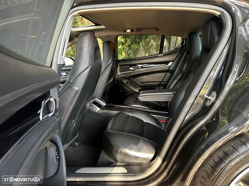 Porsche Panamera S PDK - 32