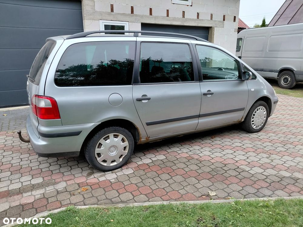 Ford Galaxy 2003 photo 3