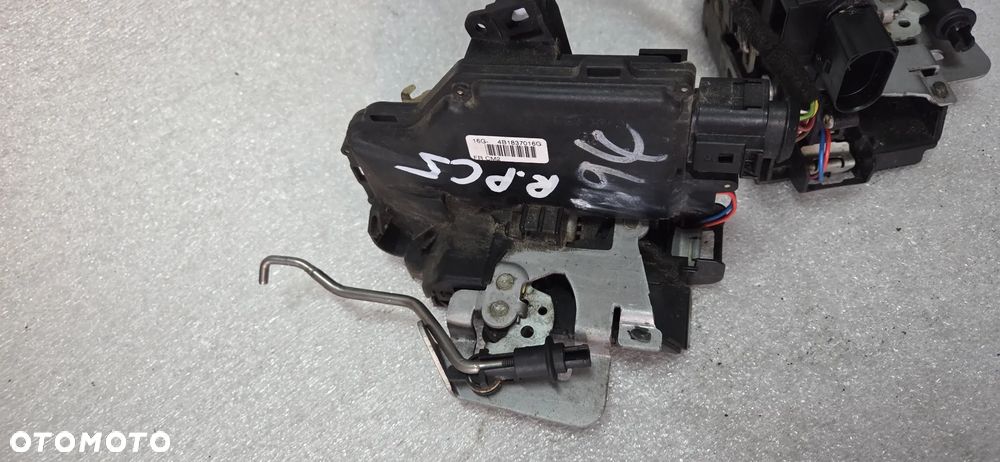Zamek drzwi przód Audi A6 C5 FL L/R - 3