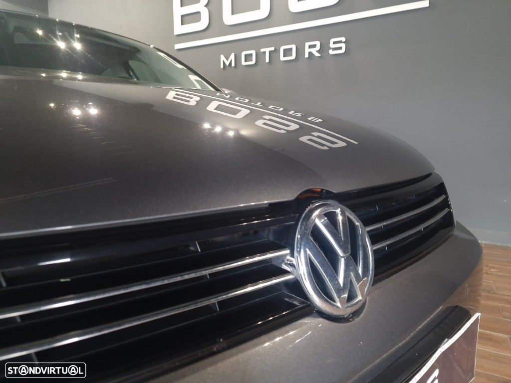 VW Jetta 1.6 TDi Highline - 3