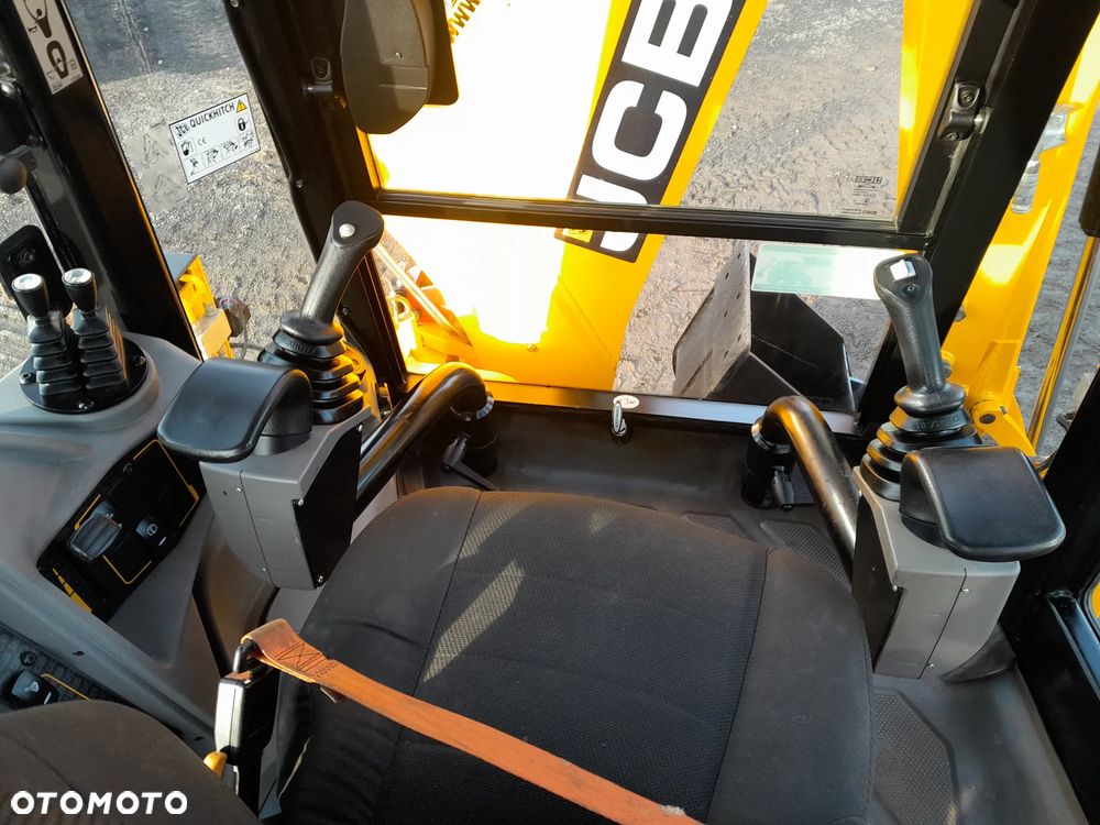 JCB 3CX COMPACT 2022R - 21