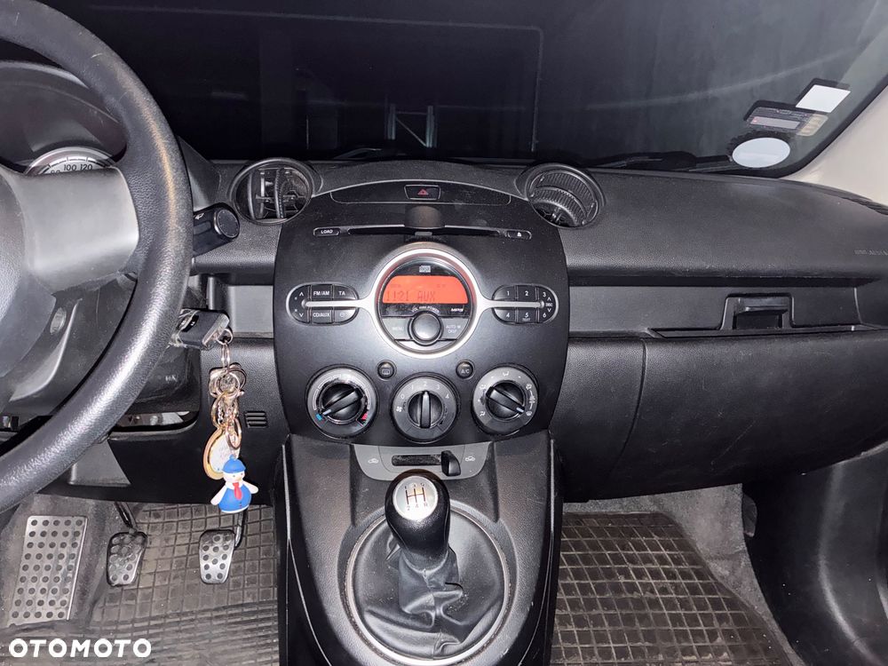 Mazda 2 - 21