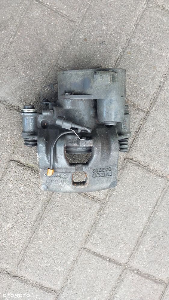 Zacisk hamulcowy prawy tył elektryczny ręczny Iveco Daily 19- S35 pojedyncze kolo