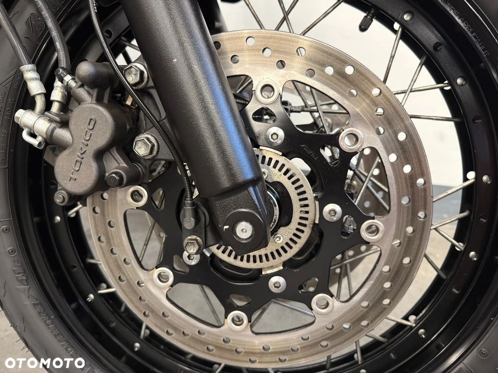 Suzuki V-STROM - 12