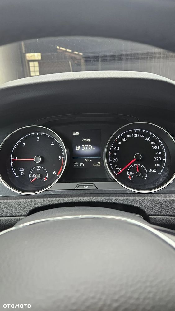 Volkswagen Golf - 10