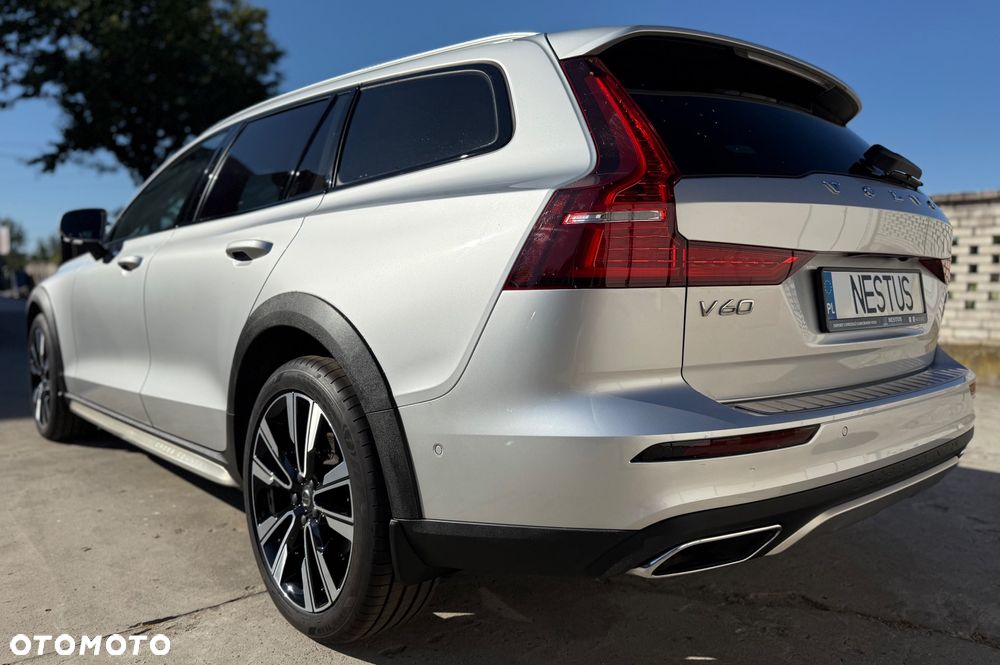 Volvo V60 Cross Country - 4