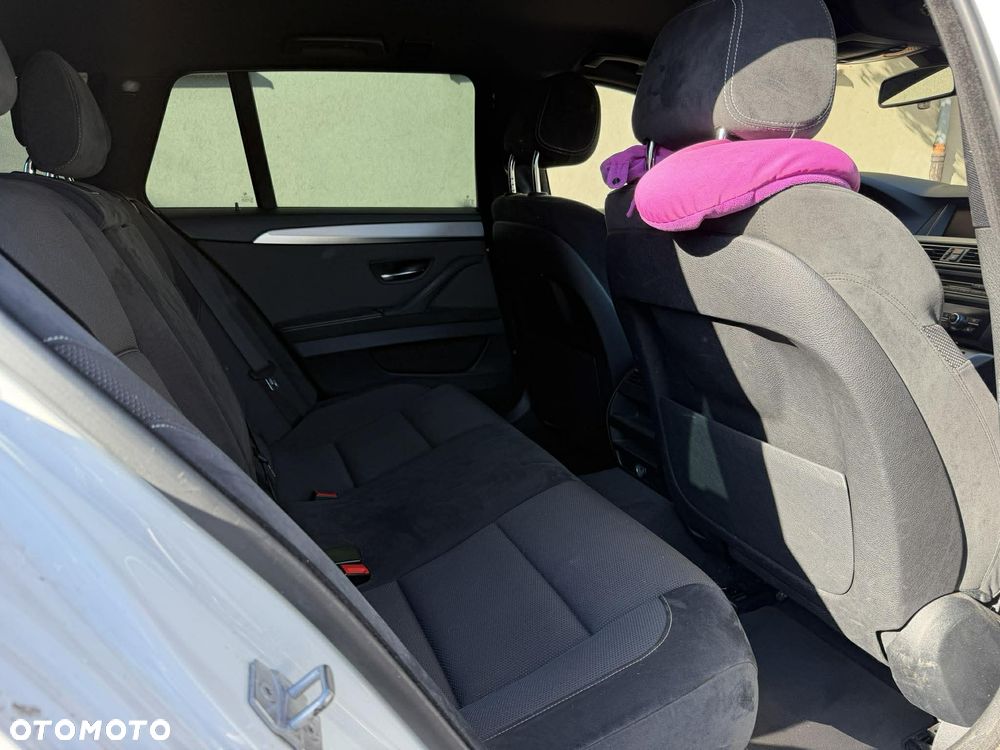 BMW Seria 5 520d xDrive - 14