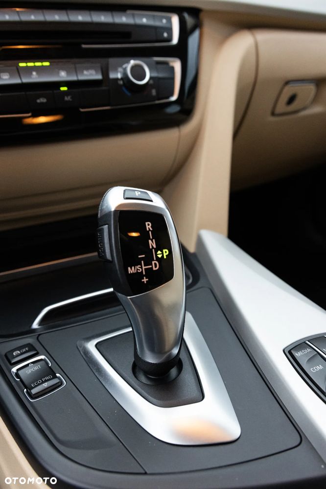 BMW Seria 3 320d Advantage - 29