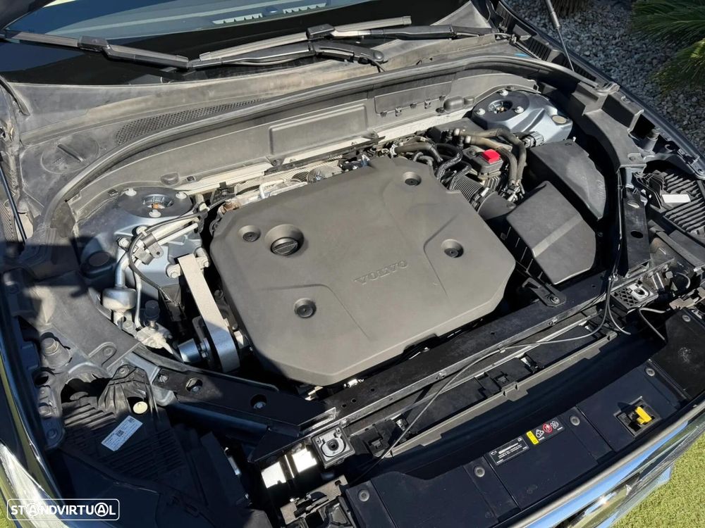 Volvo XC 60 2.0 B4 Plus Bright - 56
