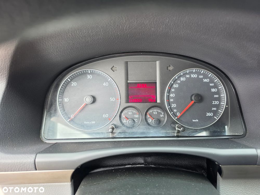 Volkswagen Touran 1.9 TDI DPF Highline - 28